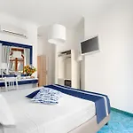 Herculaneum Hotel