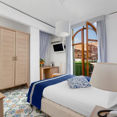 ホテル Herculaneum エルコラーノ