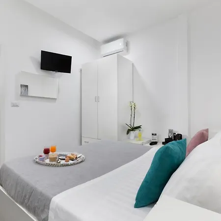 Herculaneum ホテル