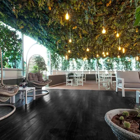 Herculaneum ホテル